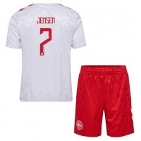 Camisa de Futebol Dinamarca Mathias Jensen #7 Equipamento Secundário Infantil Europeu 2024 Manga Curta (+ Calças curtas)